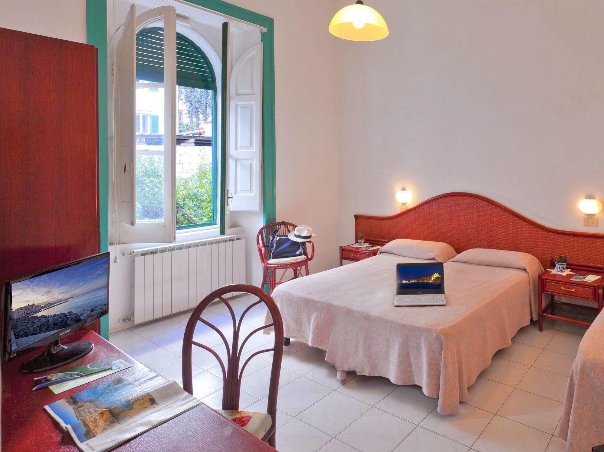 Hotel Vittoria Ίσκια Εξωτερικό φωτογραφία
